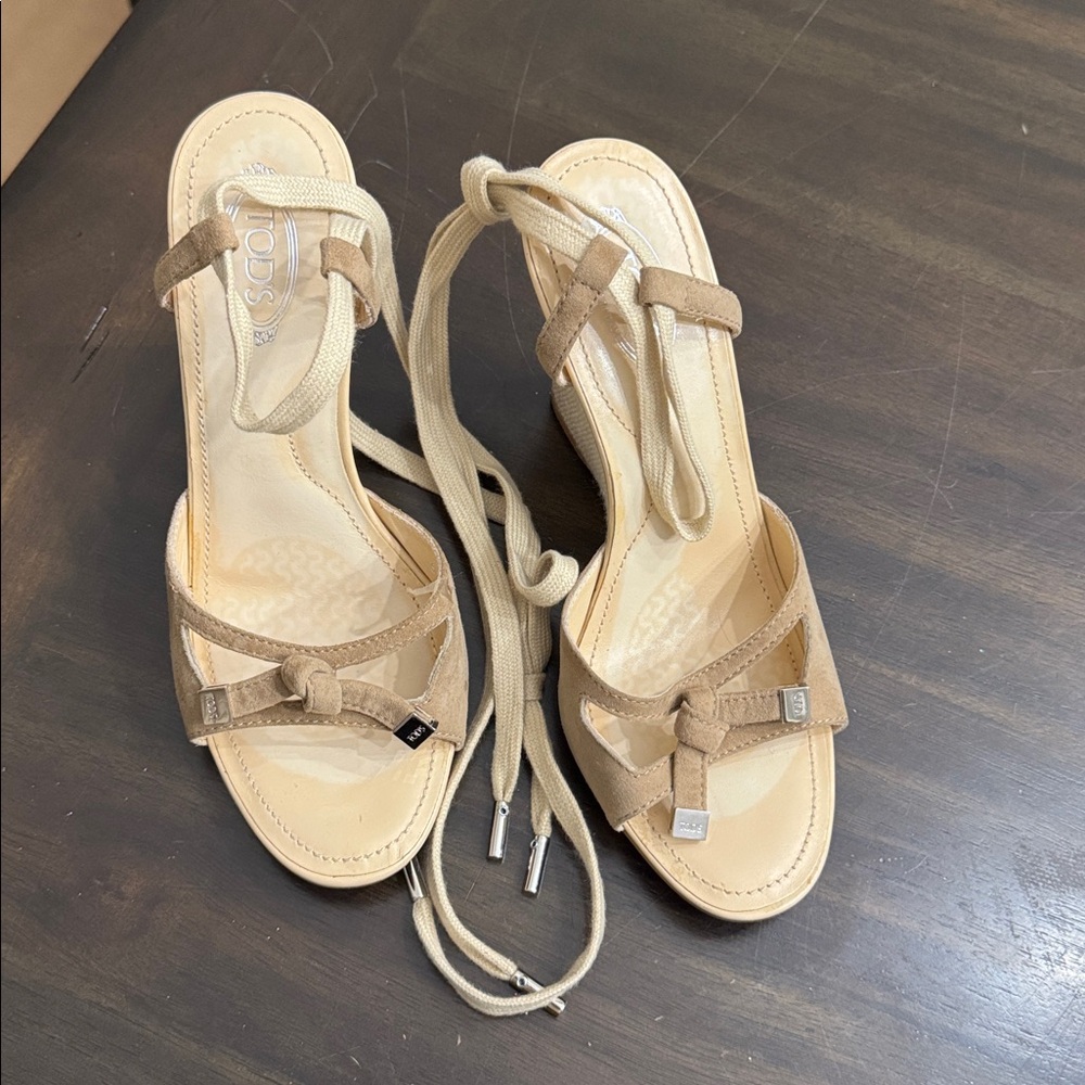 Tod’s Tan Lace-Up Sandals